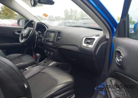 2018 Jeep Compass Latitude 4X4 from USA, damaged, VIN 3C4NJDBB6JT479473